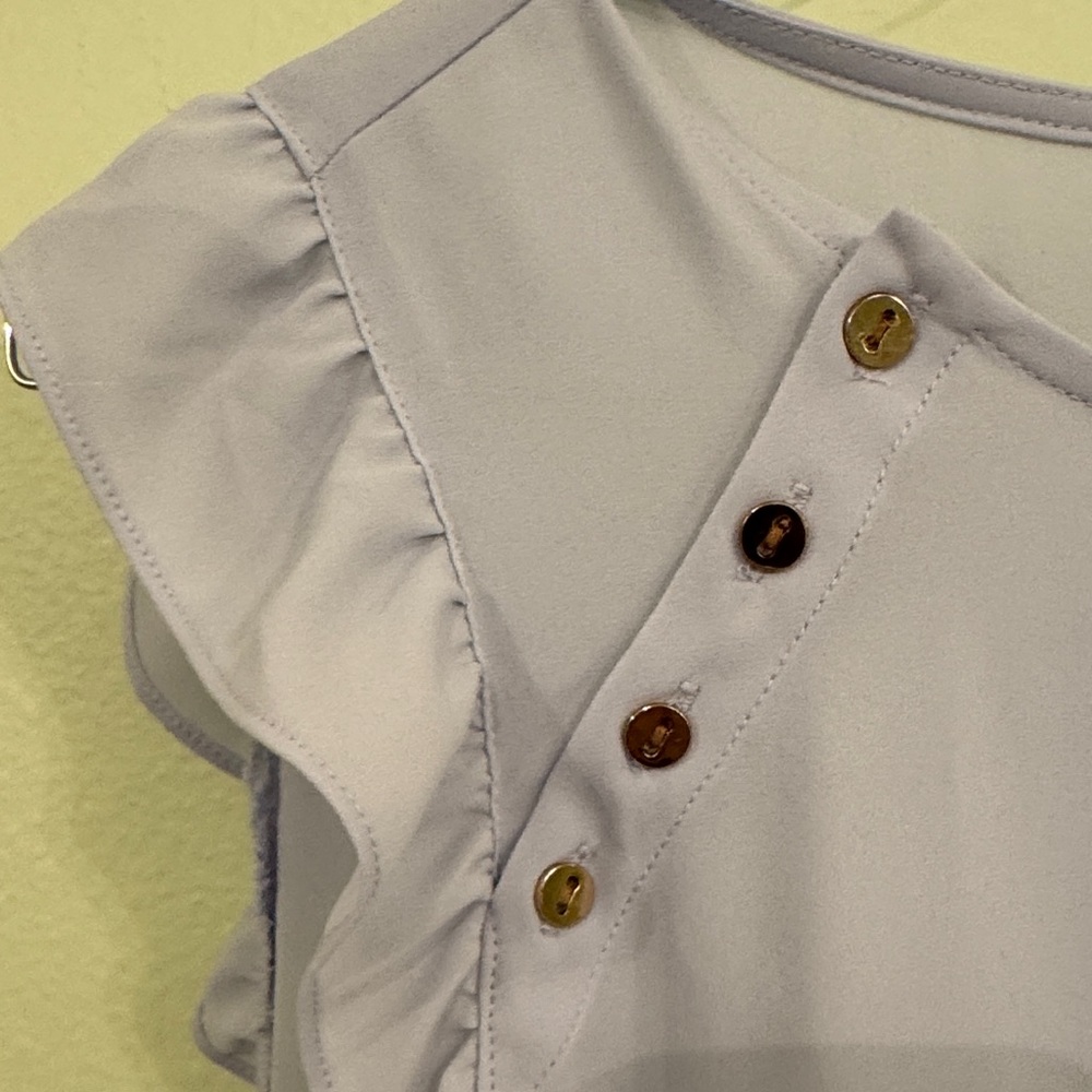 LOFT Soft Blue Button Detail Blouse Size Medium - Picture 4 of 8
